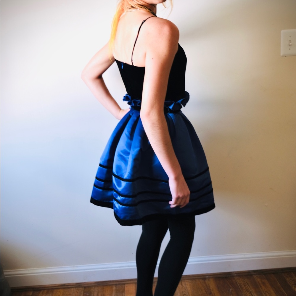 Betsey Johnson Velvet & Sateen Belted Dress US 6 - Picture 3 of 8